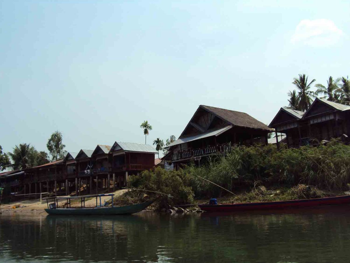 Häuser über dem Mekong