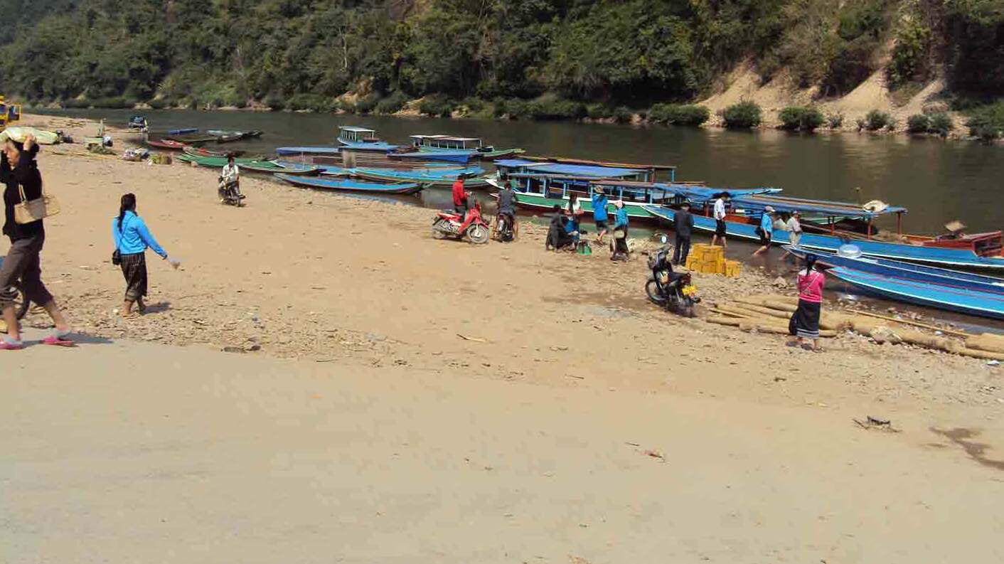 Muang Khoua - Schlechte Vorzeichen Image2179 Zug