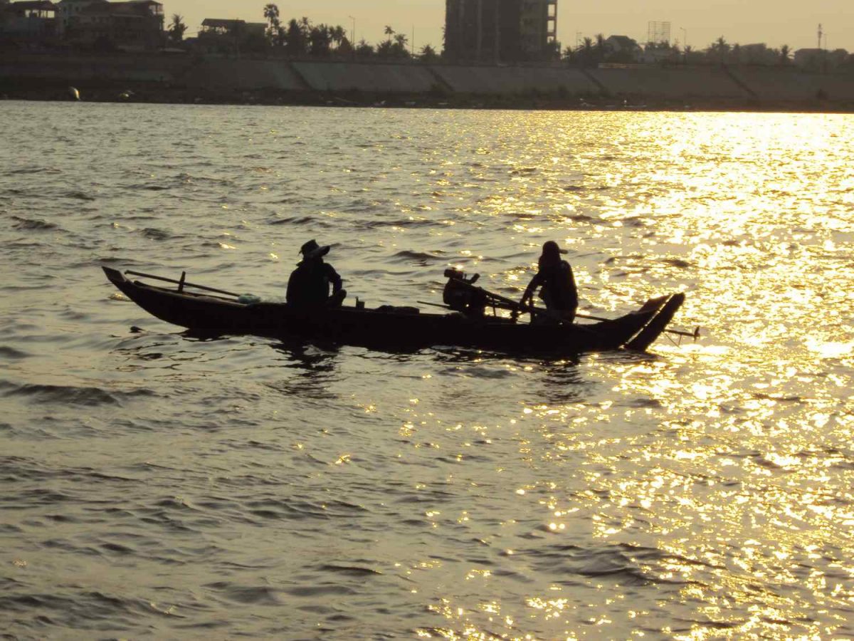Tonle Sap Lake - Das dumpfe Röhren der Motoren Image353 1200x900