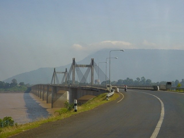 Brücke zwischen Laos und Thailand