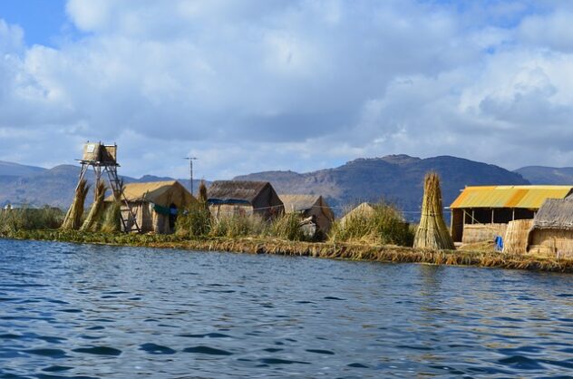 Houses on the Titicaca Lake