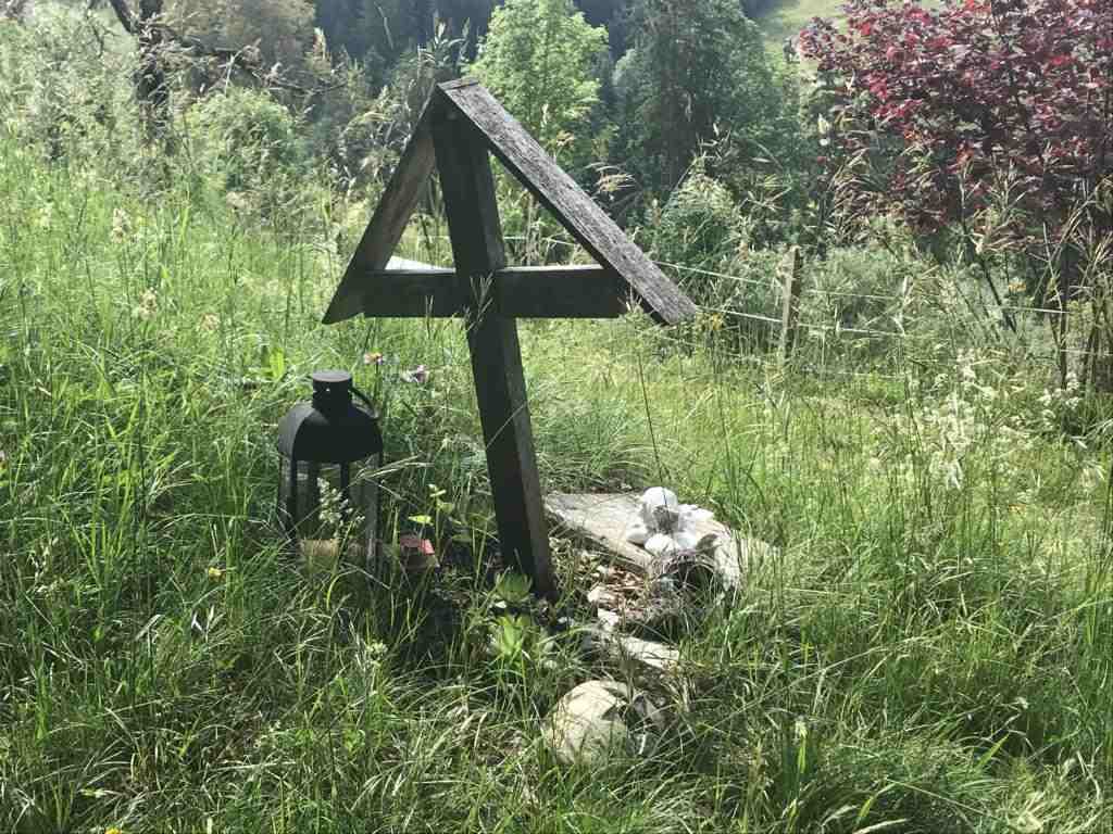 cross by the wayside