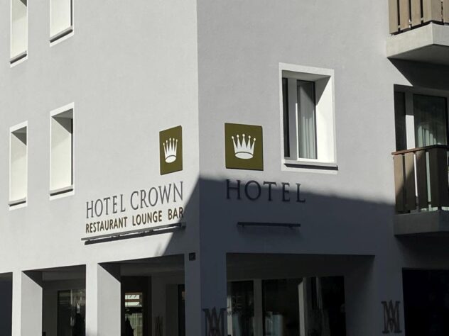 The old "Krone" becomes the "Hotel Crown"