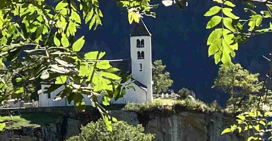 Trans Swiss Trail - Zwischen Bergen und Wäldern Image3498 Zug